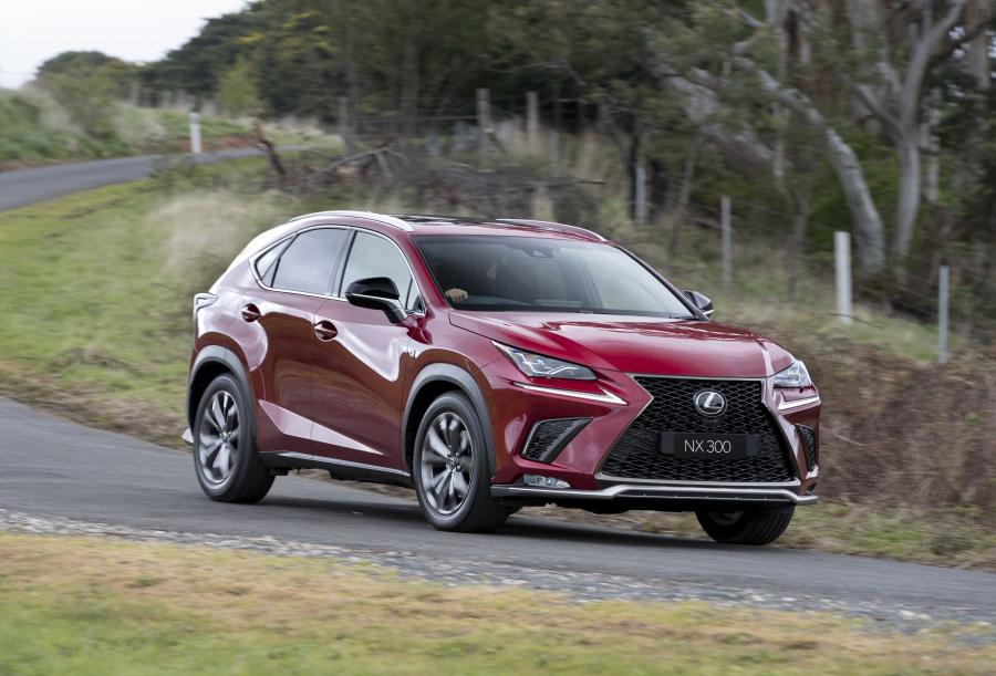  Lexus NX300 F-Sport 2017 года  (AU) (фото 18 из 19)